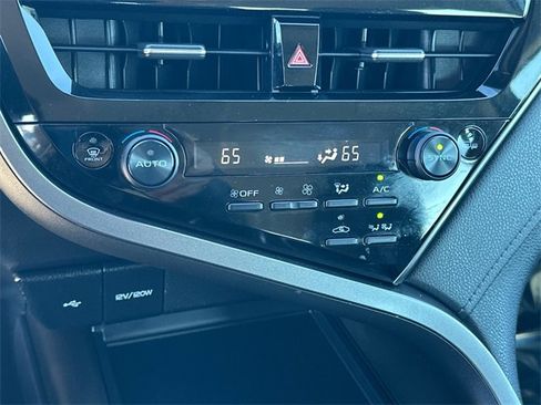 Used 2021 Toyota Camry LE image 26