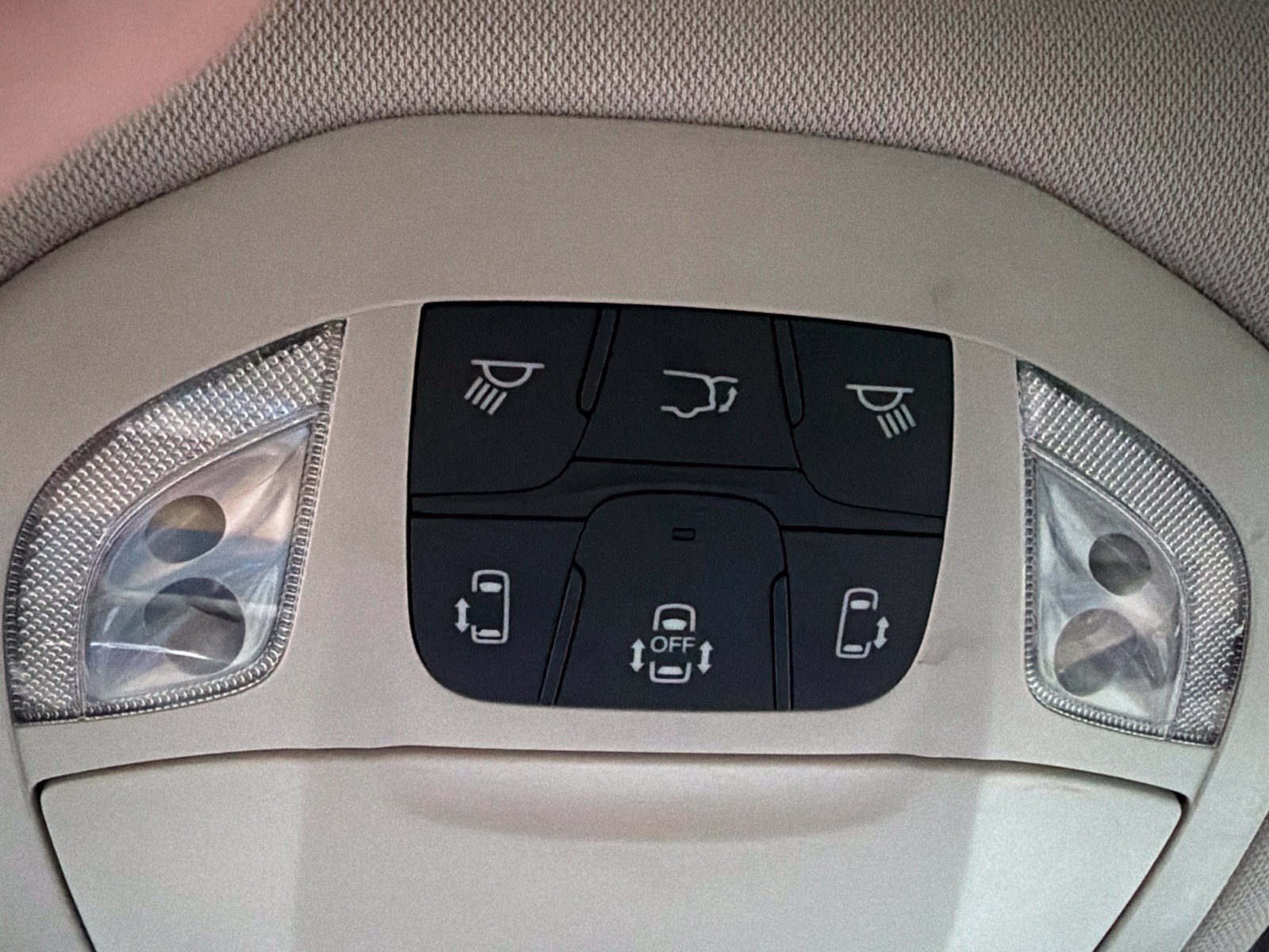 Used 2020 Chrysler Pacifica Limited FWD image 27