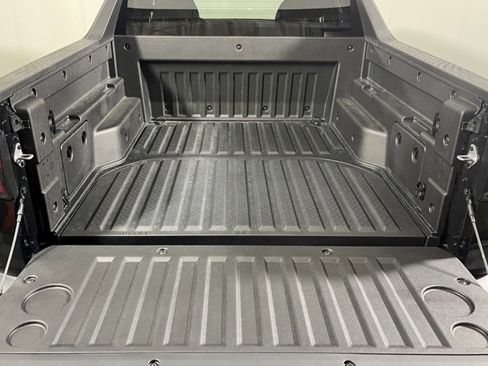 Used 2025 Hyundai Santa Cruz SE image 4