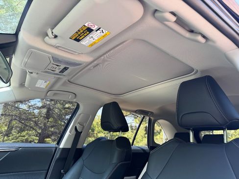 Used 2021 Toyota RAV4 XLE Premium AWD/4WD image 12