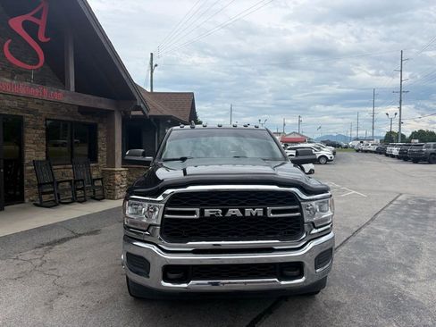 Used 2019 RAM 3500 Tradesman w/ Chrome Appearance Group AWD/4WD image 2