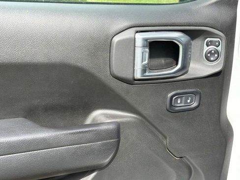 Used 2024 Jeep Gladiator Sport AWD/4WD image 19