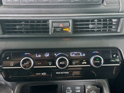 Used 2024 Honda Pilot Sport image 23