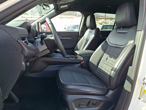 Used 2025 Ford Explorer ST-Line w/ ST-Line Street Pack image 18