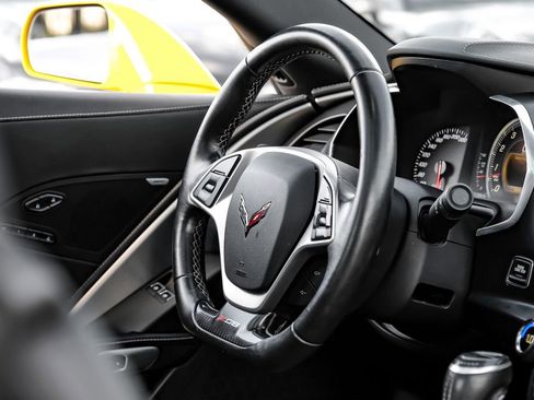 Used 2015 Chevrolet Corvette Z06 w/ 2LZ Preferred Equipment Group RWD image 12