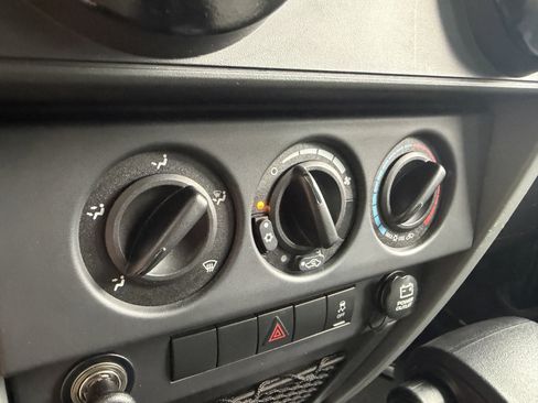 Used 2010 Jeep Wrangler Sahara AWD/4WD image 33
