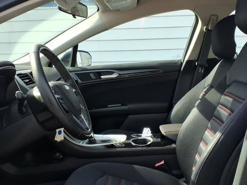 Used 2013 Ford Fusion SE image 9