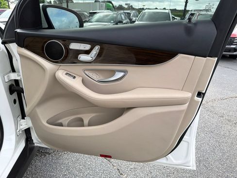 Used 2019 Mercedes-Benz GLC 300 image 14