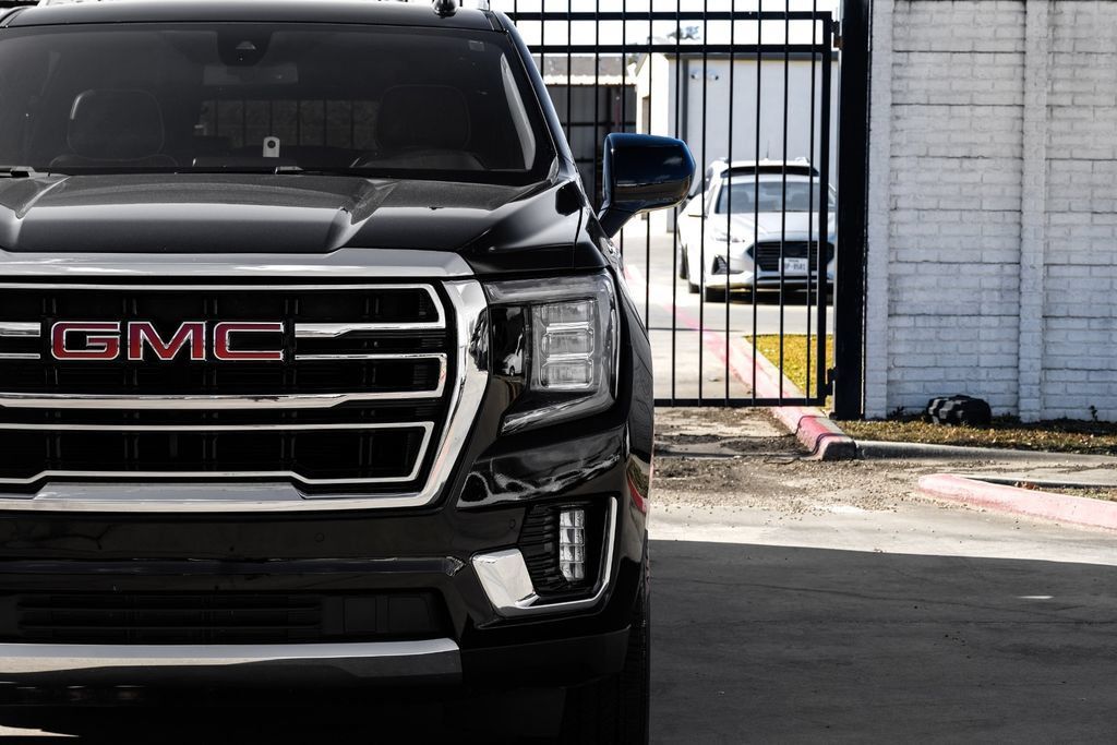 Used 2022 GMC Yukon XL SLT AWD/4WD image 52