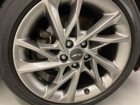 Used 2022 Genesis G70 2.0T image 25