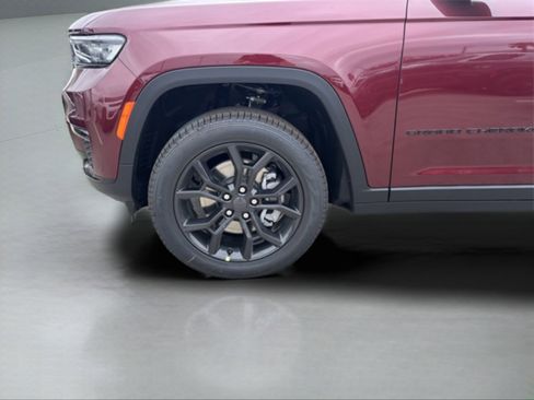 New 2025 Jeep Grand Cherokee L Limited image 9