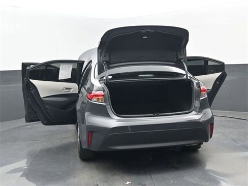 Used 2025 Toyota Corolla LE w/ Convenience Package image 33