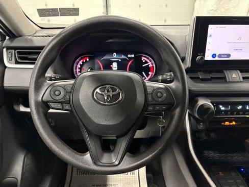 Used 2025 Toyota RAV4 LE AWD/4WD image 17