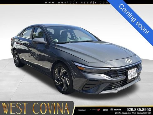 Used 2025 Hyundai Elantra SEL FWD image 4