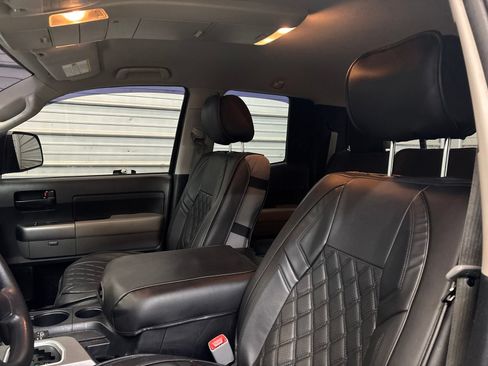 Used 2012 Toyota Tundra 4x4 Double Cab w/ SR5 Pkg image 11