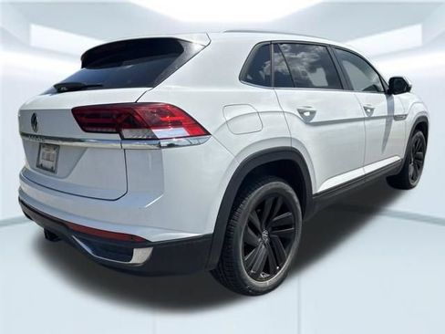 Used 2023 Volkswagen Atlas Cross Sport SE w/ Panoramic Sunroof Package FWD image 6