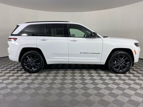 New 2026 Jeep Grand Cherokee Limited Reserve AWD/4WD image 18