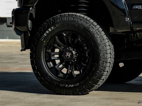 Used 2022 Ford F250 Lariat w/ Black Appearance Package image 85