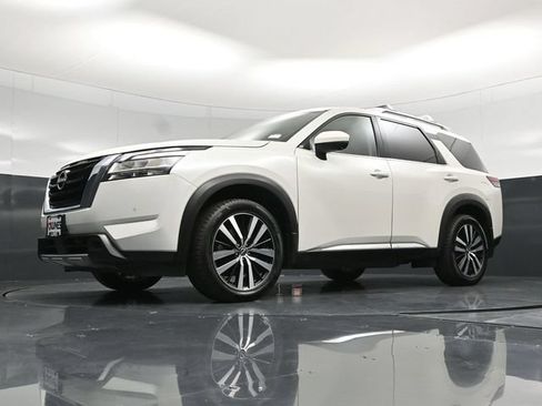 Used 2024 Nissan Pathfinder Platinum w/ Cargo Package AWD/4WD image 63