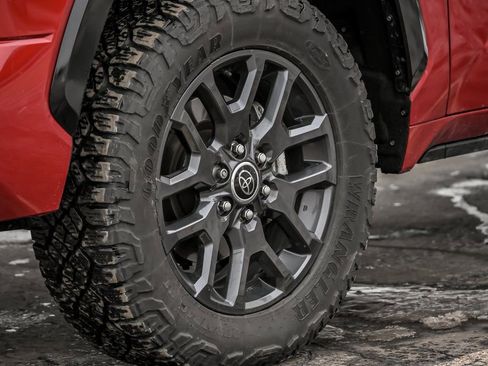 Used 2023 Toyota Tundra Platinum image 4