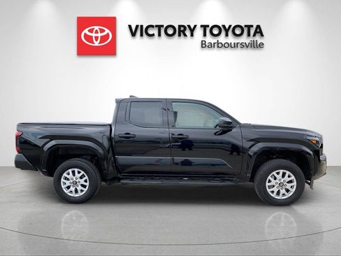 Used 2025 Toyota Tacoma SR w/ SR Upgrade Package image 6