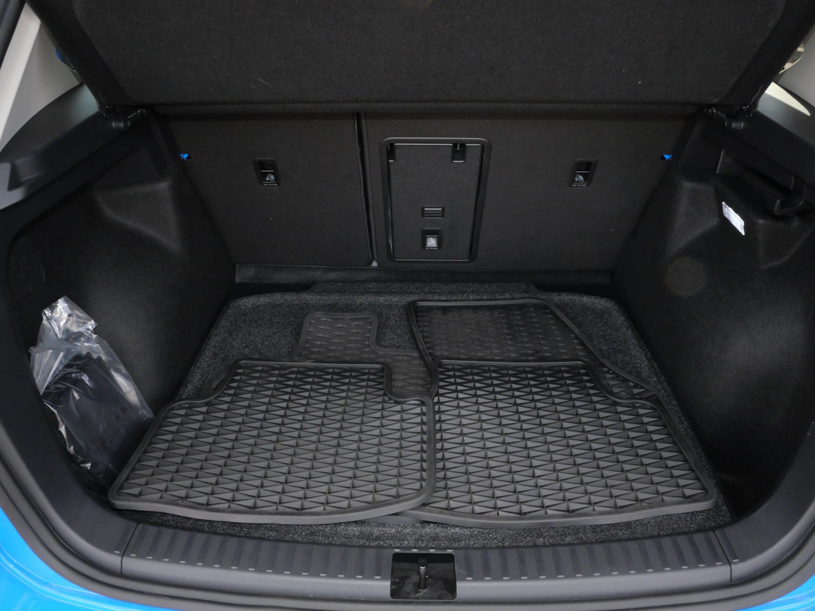 Certified 2025 Volkswagen Taos SEL AWD/4WD image 18
