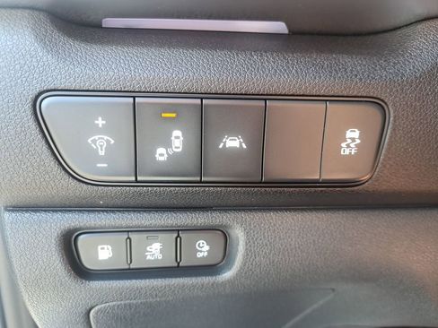 Used 2022 Kia Niro EX Premium image 28