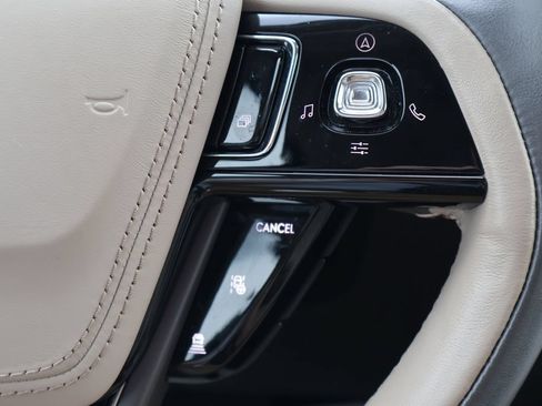 Used 2023 Lincoln Aviator Reserve w/ Equipment Group 201A AWD/4WD image 7