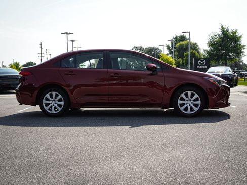 Used 2024 Toyota Corolla LE FWD image 11