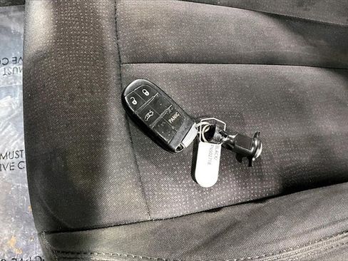 Used 2015 Chrysler 200 Limited image 29