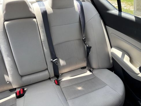 Used 2025 Nissan Altima 2.5 SV FWD image 38