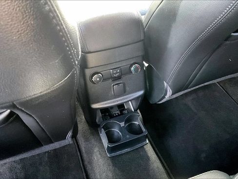 Used 2018 Ford Explorer XLT w/ Equipment Group 202A AWD/4WD image 24