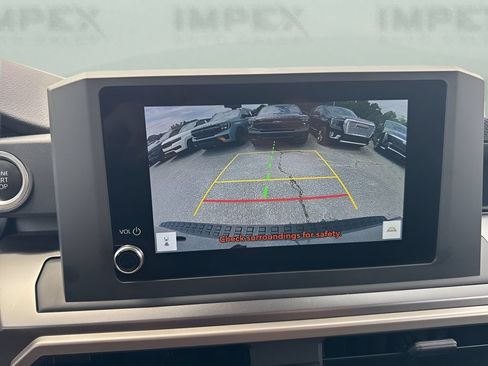 Used 2025 Toyota 4Runner SR5 AWD/4WD image 16