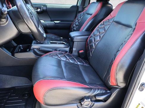 Used 2016 Toyota Tacoma TRD Sport w/ Premium & Technology Package AWD/4WD image 21
