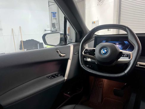 Used 2024 BMW iX xDrive50 w/ Convenience Package AWD/4WD image 15
