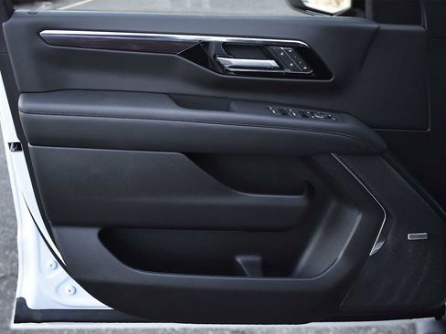 New 2026 Chevrolet Suburban Z71 w/ Comfort Package image 23