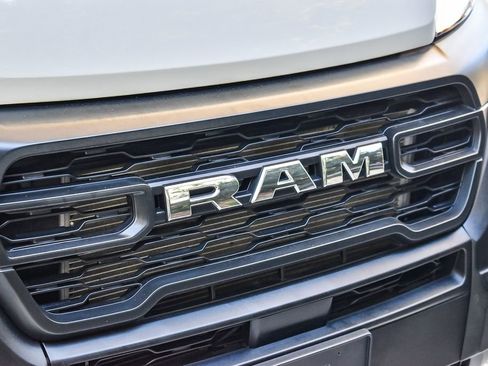 Used 2025 RAM ProMaster 2500 w/ Convenience Group FWD image 9