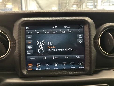 Used 2021 Jeep Gladiator Overland image 20