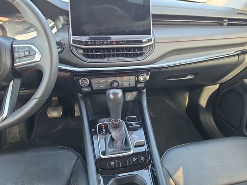 Used 2022 Jeep Compass Trailhawk AWD/4WD image 11