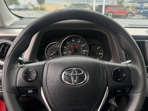 Used 2016 Toyota RAV4 LE image 21