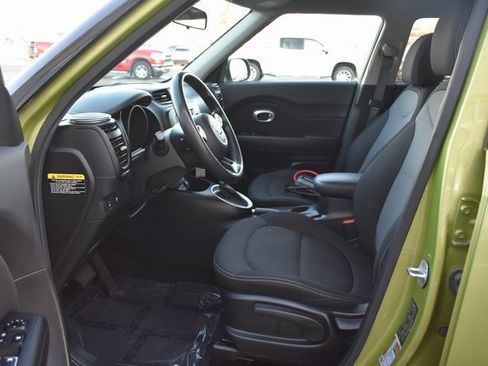 Used 2017 Kia Soul + image 13