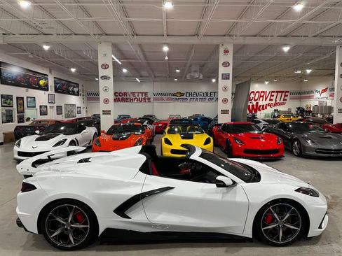Used 2021 Chevrolet Corvette Stingray Preferred Conv w/ Z51 Performance Package RWD image 7