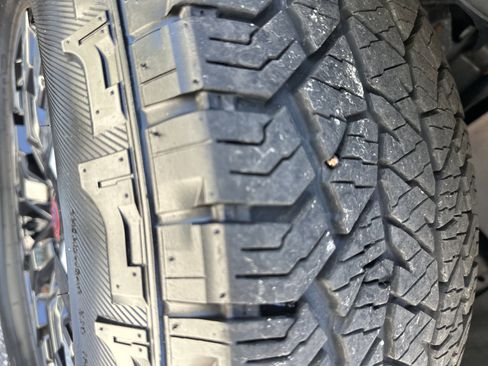 Used 2024 Nissan Frontier PRO-4X w/ Off-Road Protection Package image 8