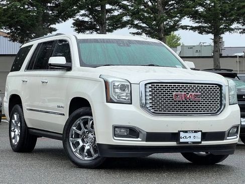 Used 2015 GMC Yukon Denali w/ Premium Package AWD/4WD image 1