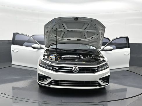 Used 2017 Volkswagen Passat 1.8T R-Line w/ R-Line Lighting Package FWD image 36