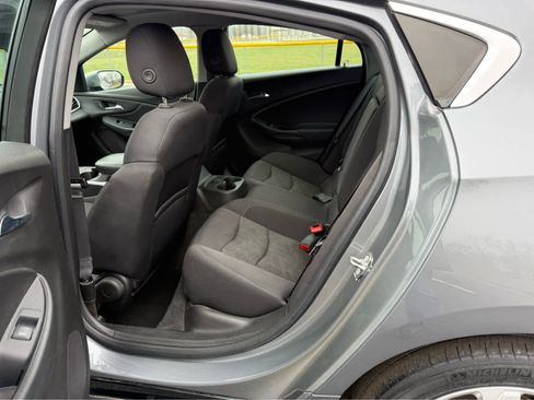 Used 2018 Chevrolet Volt LT w/ Comfort Package image 11