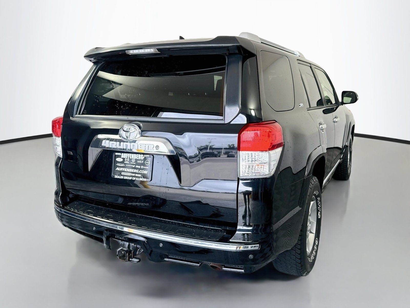 Used 2013 Toyota 4Runner SR5 AWD/4WD image 7