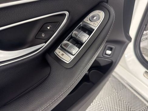 Used 2017 Mercedes-Benz C 300 4MATIC Sedan image 31