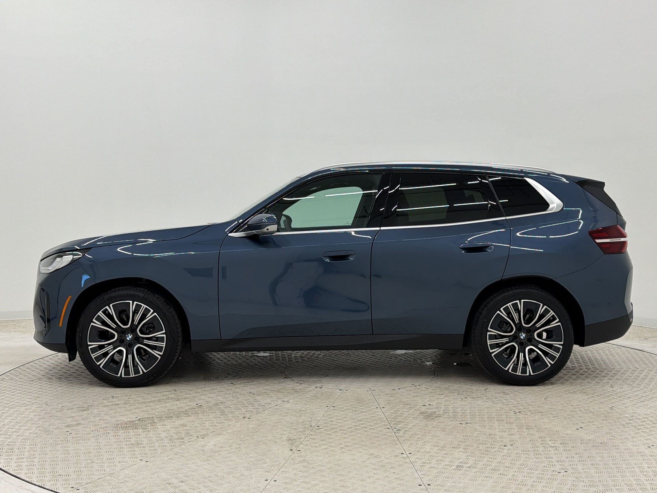 New 2026 BMW X3 xDrive30i w/ Premium Package AWD/4WD image 2