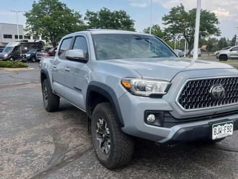 Used 2019 Toyota Tacoma TRD Off-Road AWD/4WD image 3